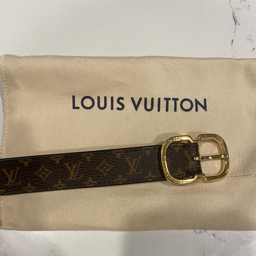 Womens LV mini belt